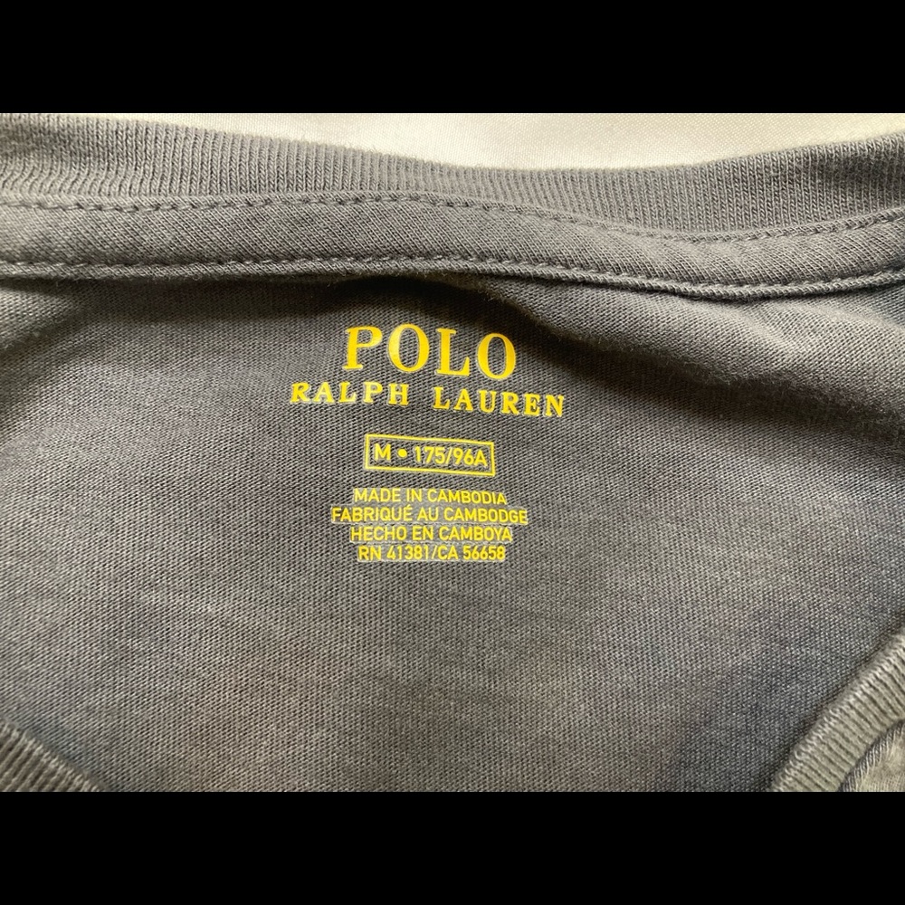 Gray tshirt - Picture 2 of 2